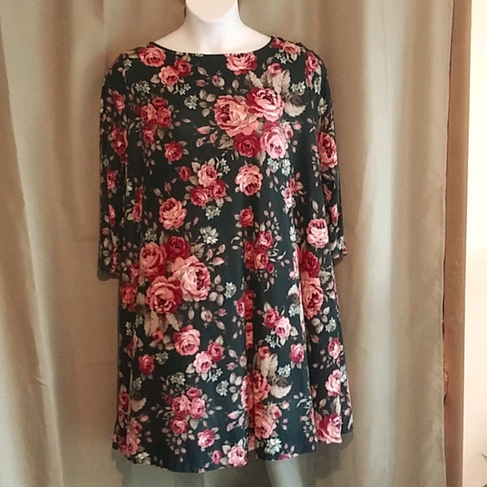 Floral "Emerald" 3/4 arm length dress w/pockets